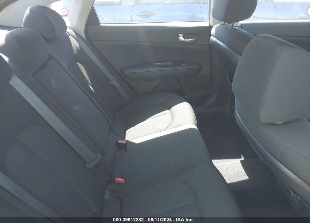 2017 KIA OPTIMA LX VIN: 5XXGT4L3XHG146306