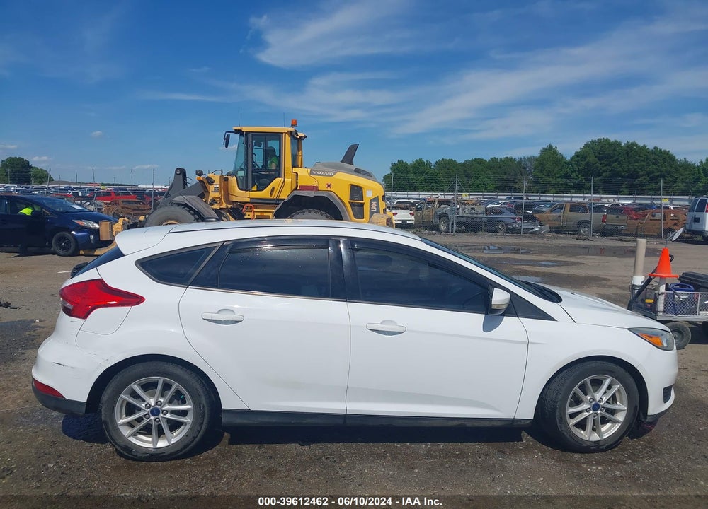 2017 FORD FOCUS SE VIN: 1FADP3K24HL212770