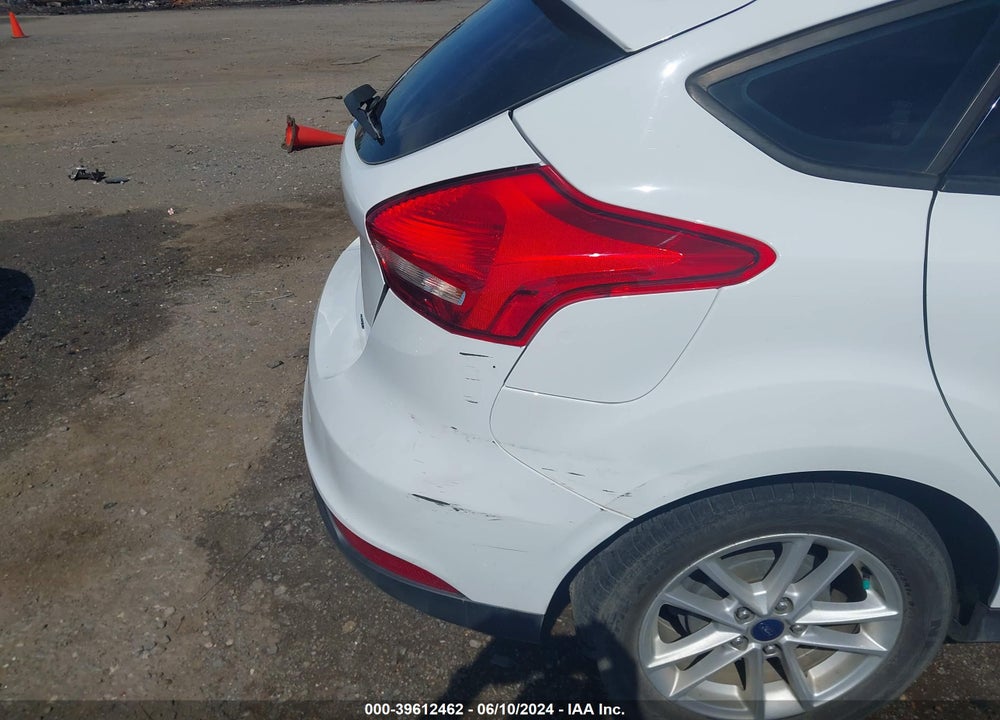 2017 FORD FOCUS SE VIN: 1FADP3K24HL212770