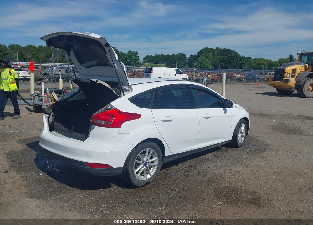 2017 FORD FOCUS SE VIN: 1FADP3K24HL212770
