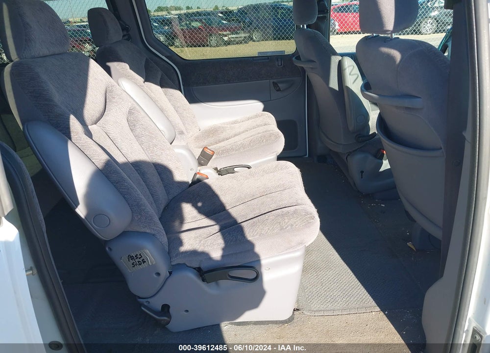 1999 DODGE GRAND CARAVAN VIN: 1B4GP44G8XB561535