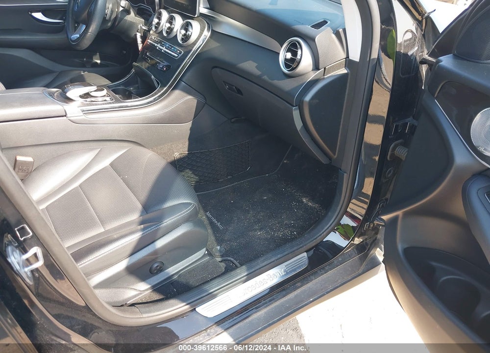 2017 MERCEDES-BENZ GLC 300 4MATIC VIN: WDC0G4KB6HF195445