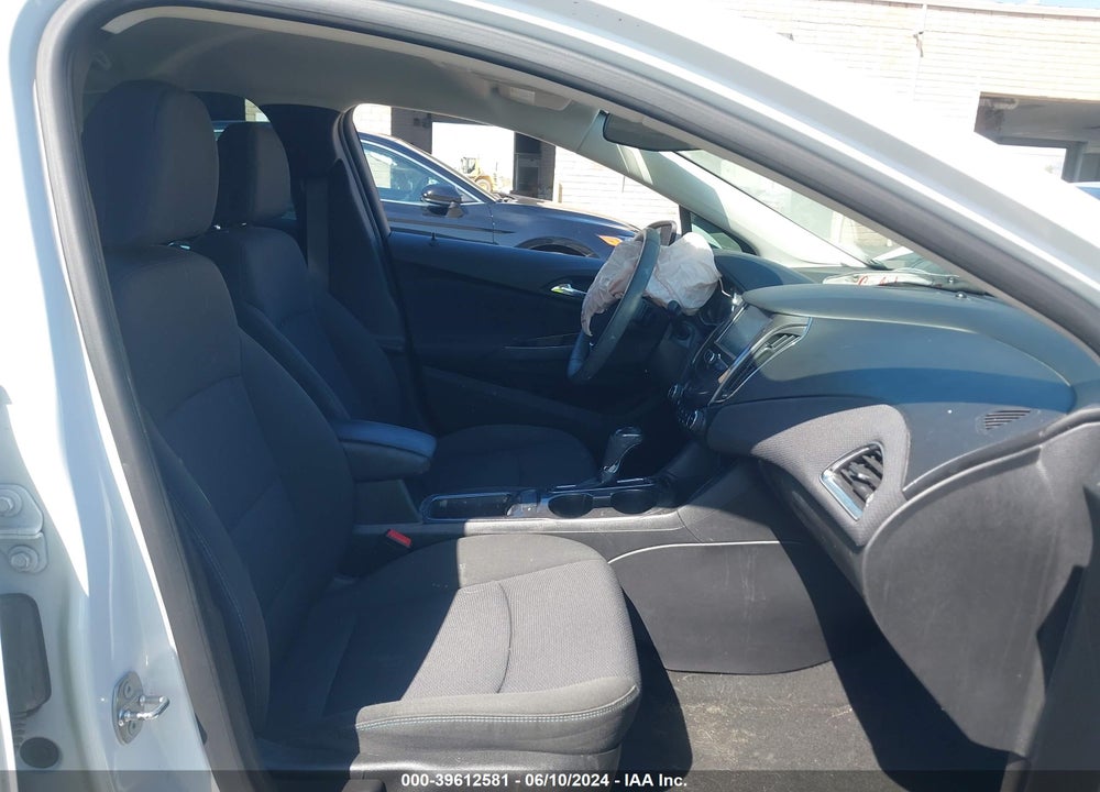 2017 CHEVROLET CRUZE LT AUTO VIN: 1G1BE5SM3H7235401