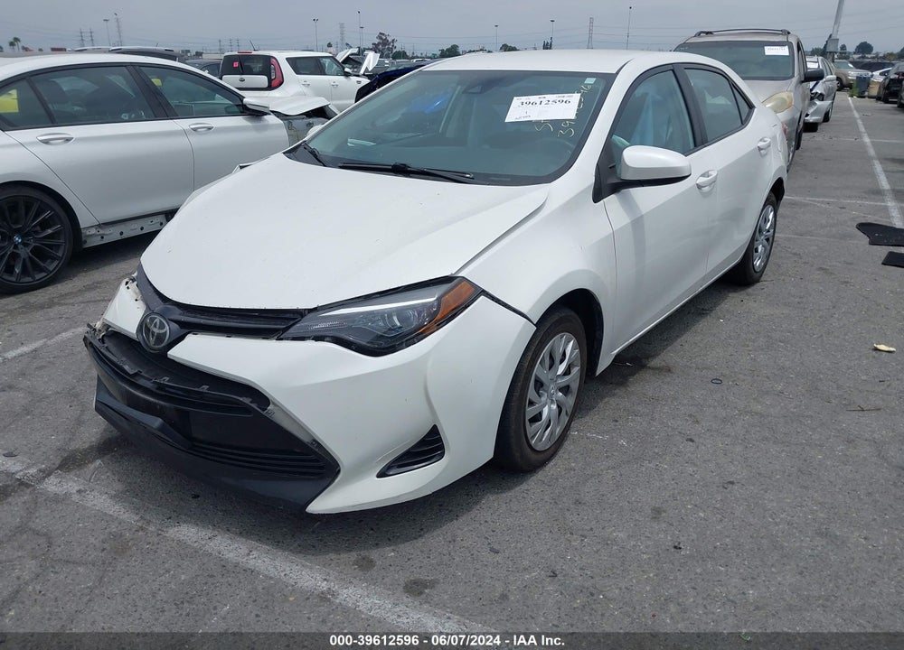 2018 TOYOTA COROLLA LE VIN: 5YFBURHEXJP800698