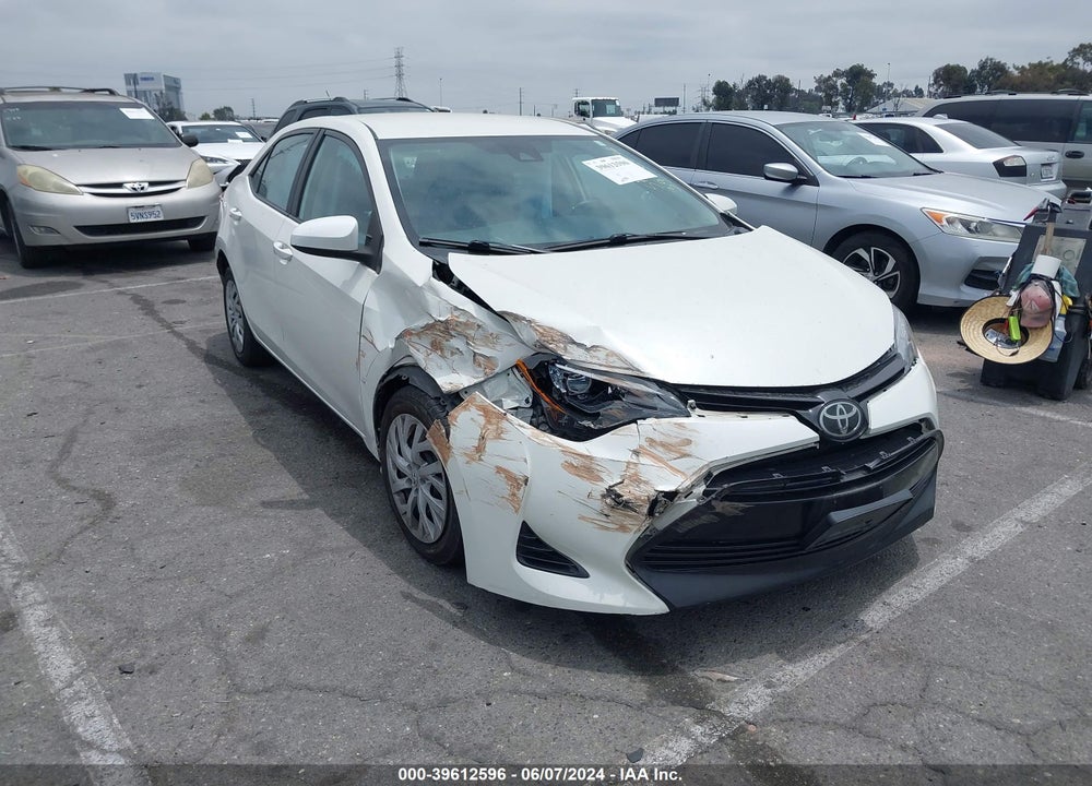 2018 TOYOTA COROLLA LE VIN: 5YFBURHEXJP800698