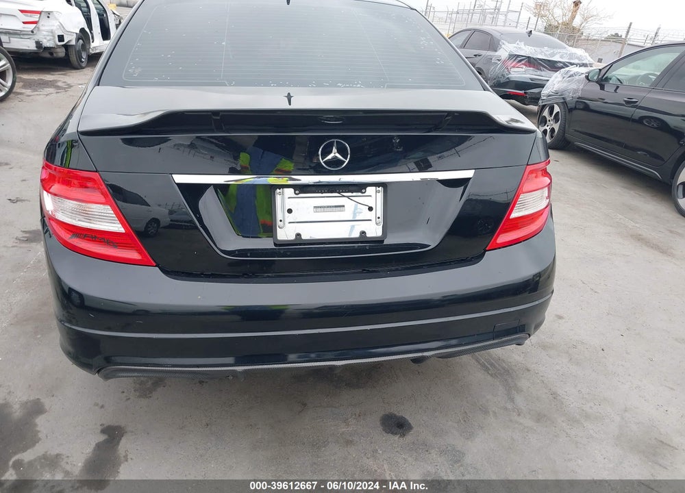 2011 MERCEDES-BENZ C 300 LUXURY/SPORT VIN: WDDGF5EB2BR181823