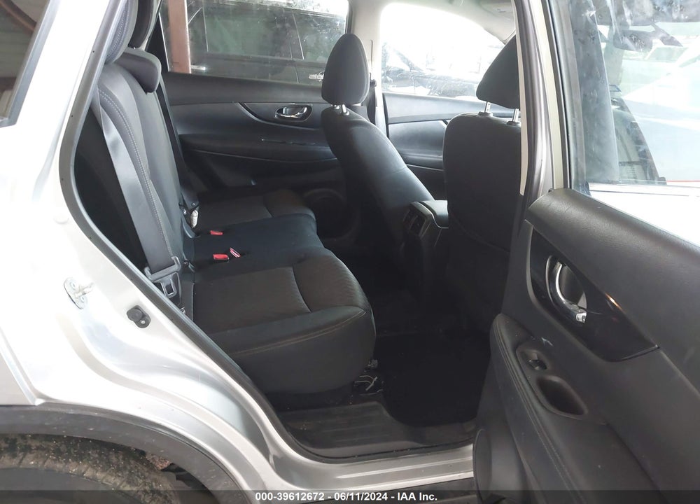 2018 NISSAN ROGUE SV VIN: KNMAT2MT3JP612004