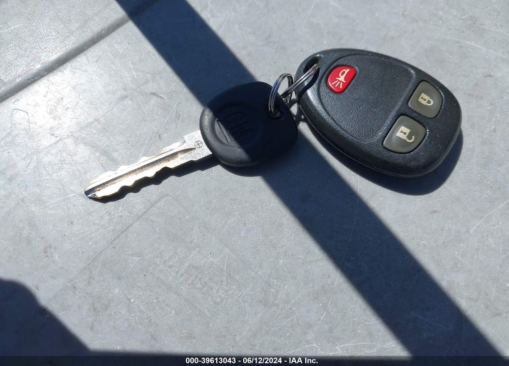 2011 CHEVROLET TRAVERSE LS VIN: 1GNKVEEDXBJ103434