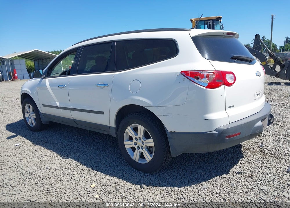 2011 CHEVROLET TRAVERSE LS VIN: 1GNKVEEDXBJ103434