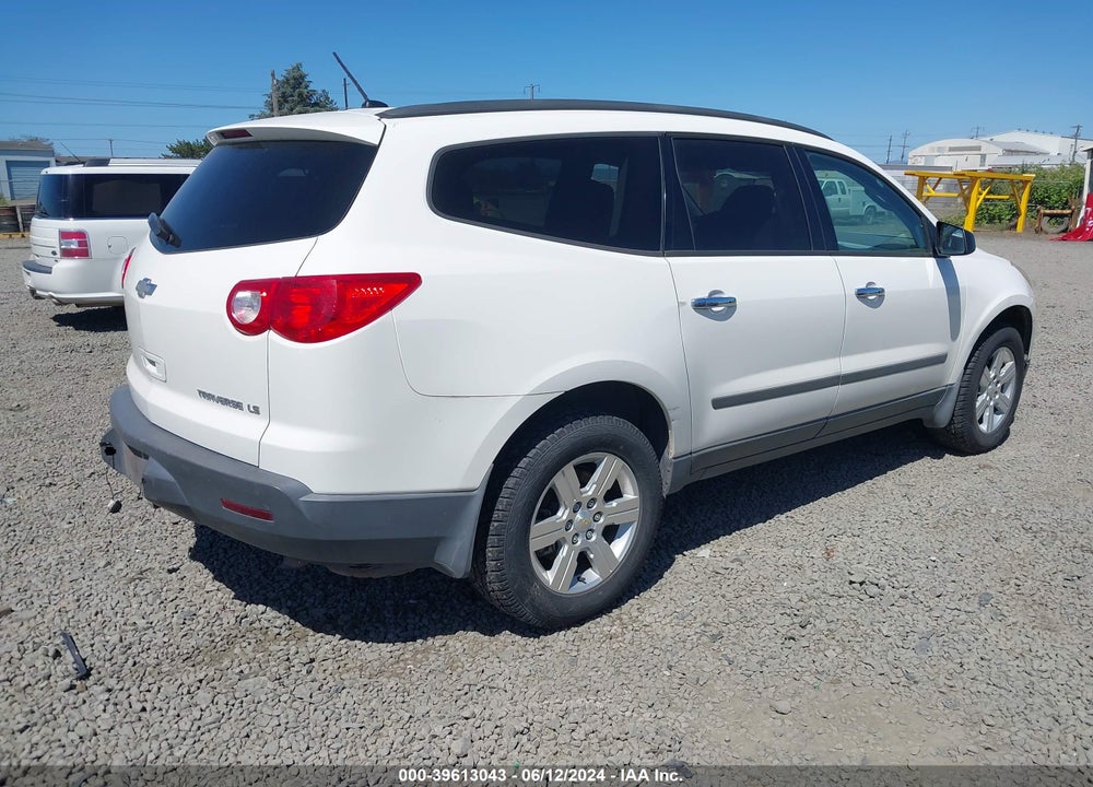 2011 CHEVROLET TRAVERSE LS VIN: 1GNKVEEDXBJ103434