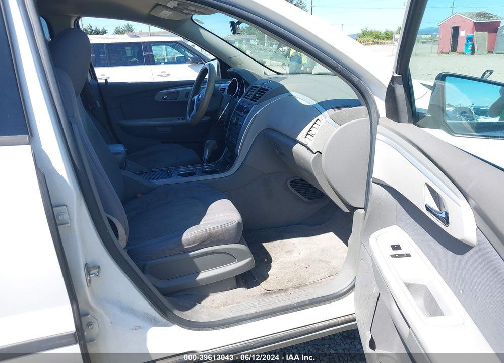 2011 CHEVROLET TRAVERSE LS VIN: 1GNKVEEDXBJ103434