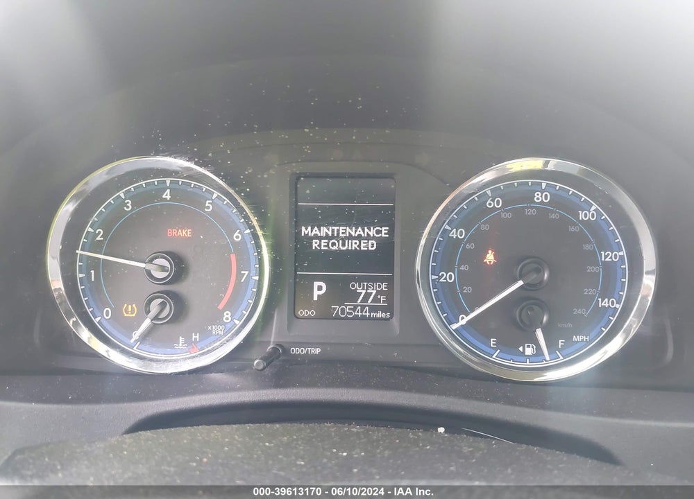 2018 TOYOTA COROLLA LE VIN: 2T1BURHE5JC992130