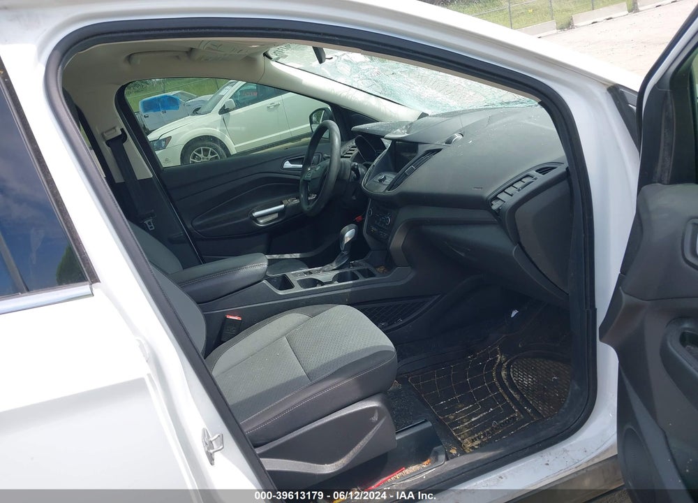2019 FORD ESCAPE SE VIN: 1FMCU9GD1KUC04019