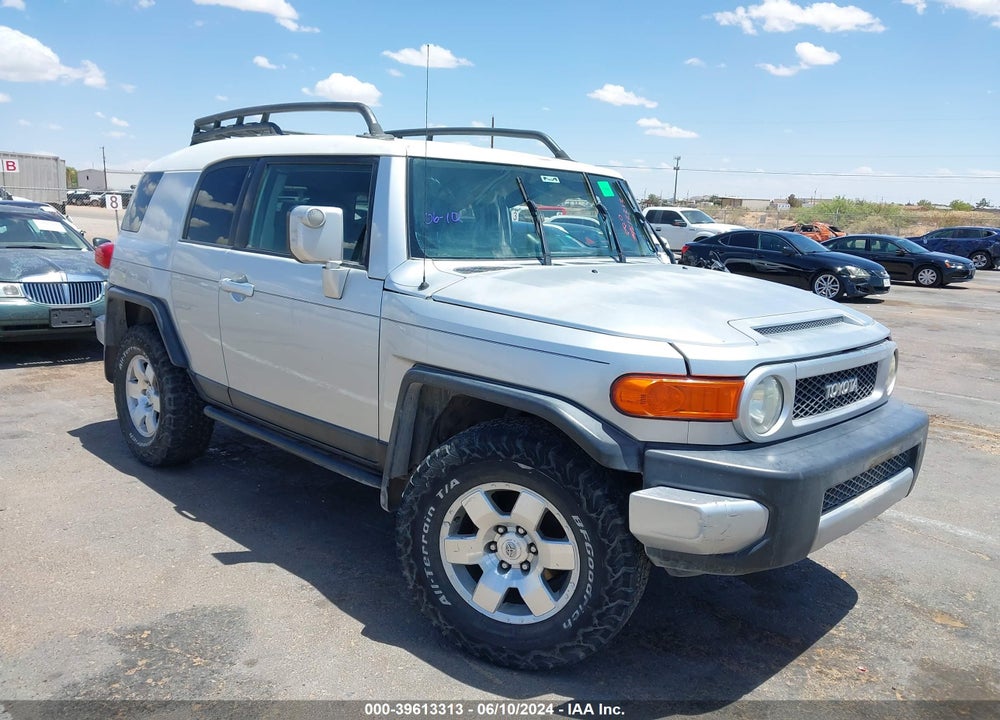2007 TOYOTA FJ CRUISER VIN: JTEBU11F370079076