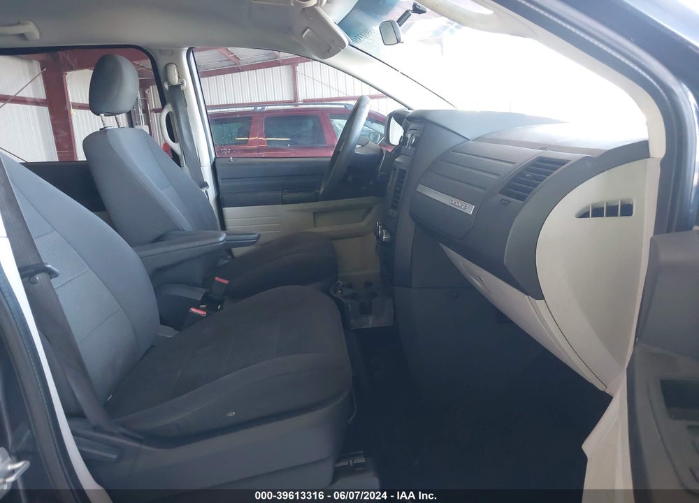 2008 DODGE GRAND CARAVAN VIN: 1D8HN44H88B194094