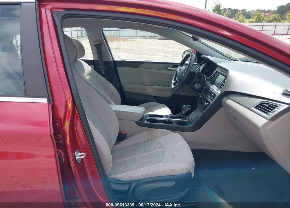 2016 HYUNDAI SONATA SE VIN: 5NPE24AF1GH365536