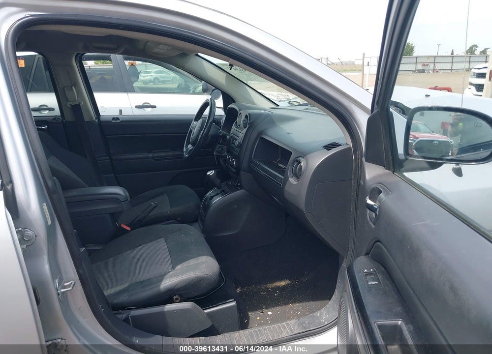 2011 JEEP COMPASS VIN: 1J4NF1FB2BD136638