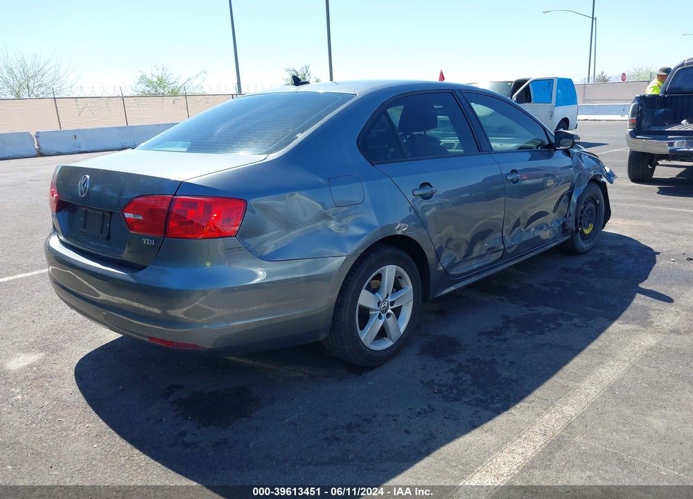 2012 VOLKSWAGEN JETTA 2.0L TDI VIN: 3VWLL7AJ0CM394554