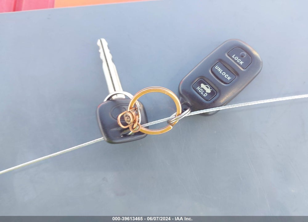 2005 TOYOTA CAMRY LE VIN: 4T1BE30K35U051873