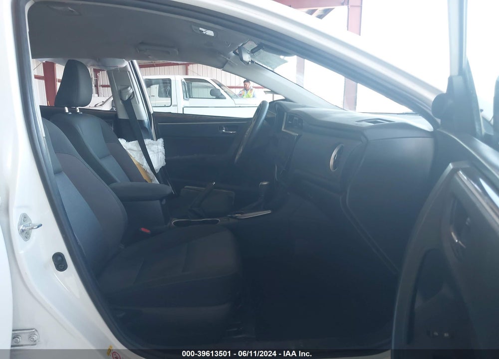 2018 TOYOTA COROLLA LE VIN: 2T1BURHE1JC986731