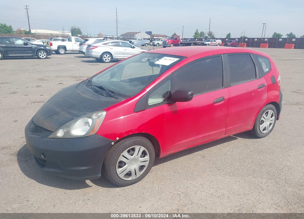 2013 HONDA FIT VIN: JHMGE8H37DC083460
