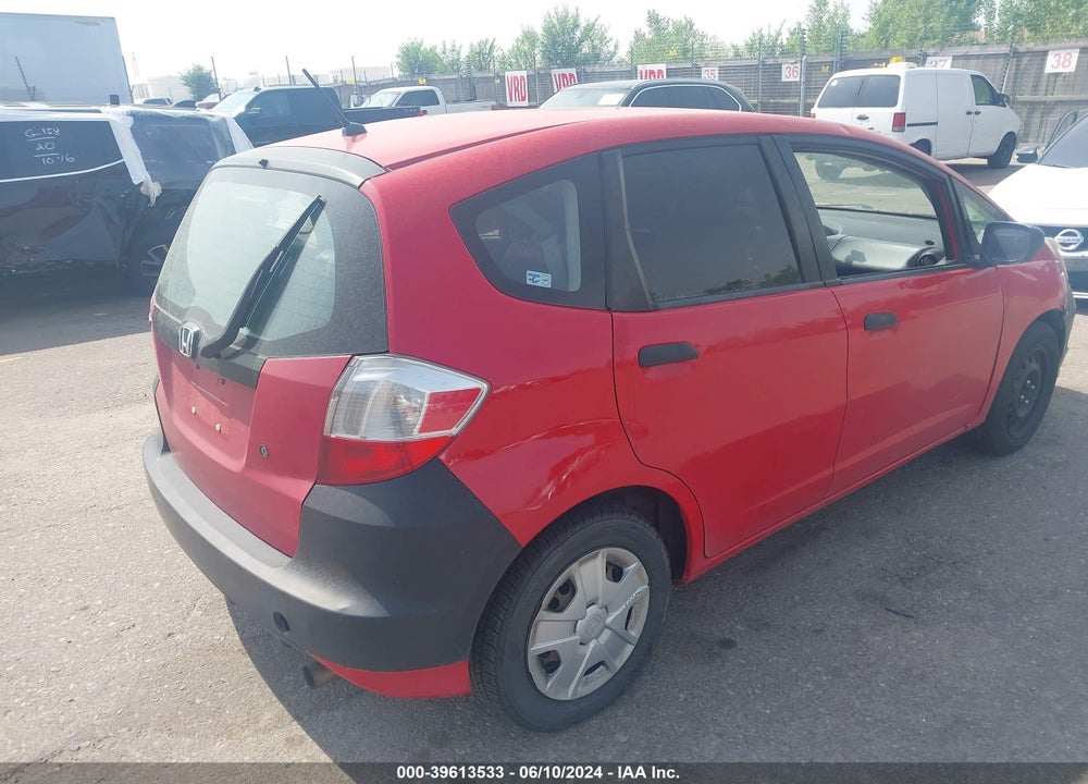 2013 HONDA FIT VIN: JHMGE8H37DC083460