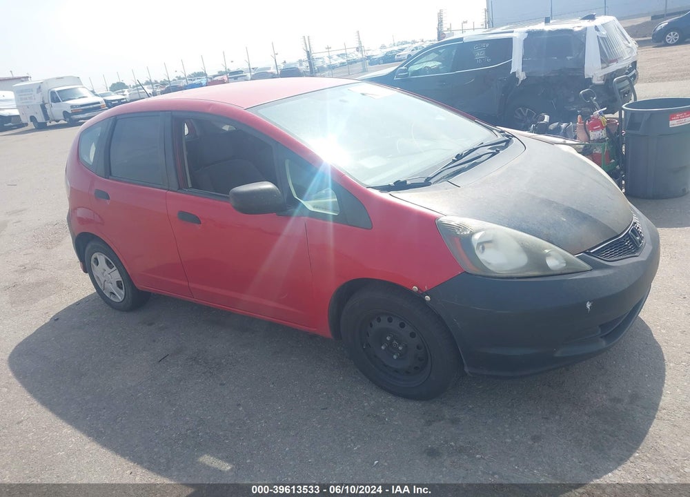 2013 HONDA FIT VIN: JHMGE8H37DC083460