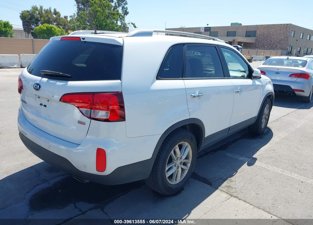 2015 KIA SORENTO LX VIN: 5XYKT3A61FG656845