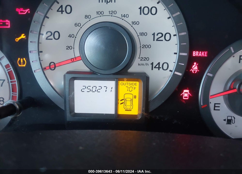 2011 HONDA PILOT EX-L VIN: 5FNYF3H5XBB014320