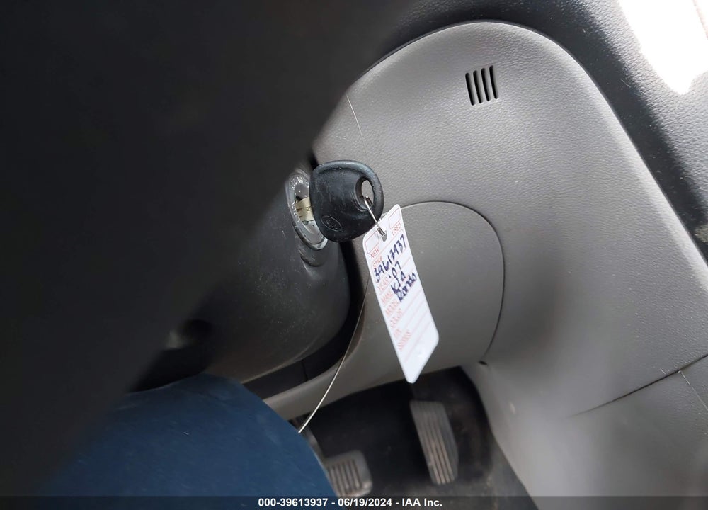 2007 KIA RONDO EX V6 VIN: KNAFG526577121769
