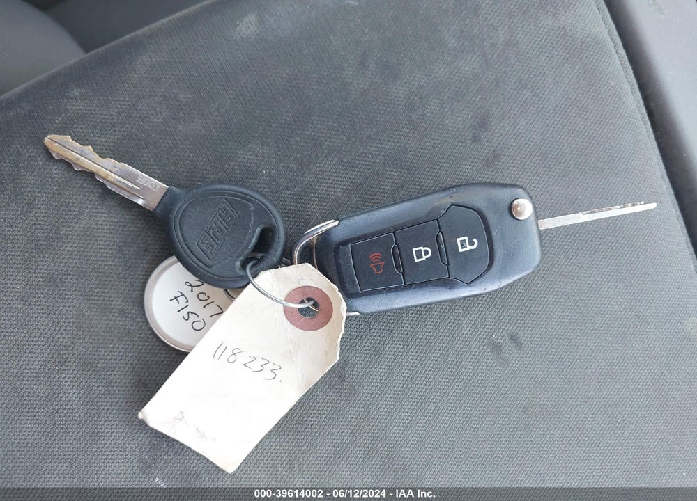 2017 FORD F-150 XL VIN: 1FTMF1C85HKC62524