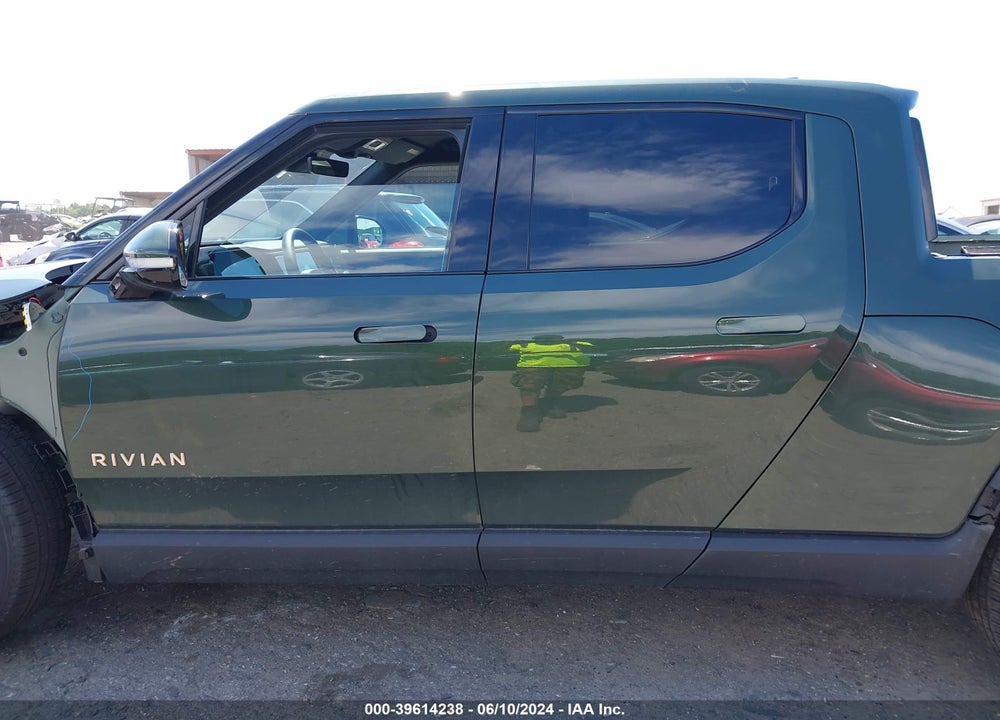 2023 RIVIAN R1T ADVENTURE QUAD-MOTOR LARGE PACK VIN: 7FCTGAAA9PN026304
