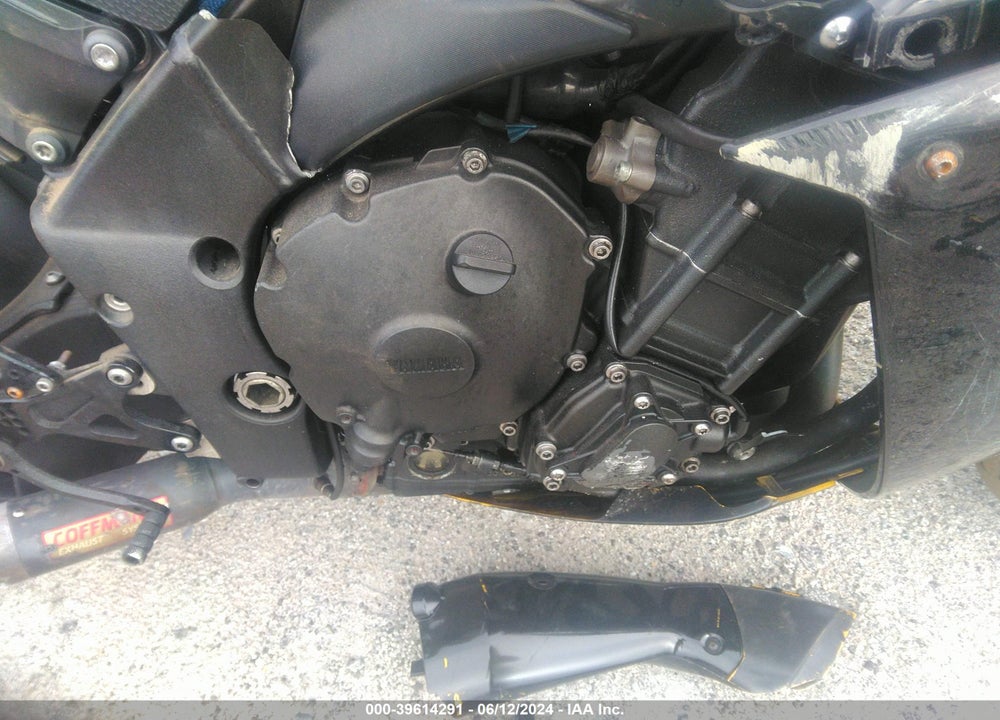 2011 YAMAHA YZFR1 VIN: JYARN23E7BA009833