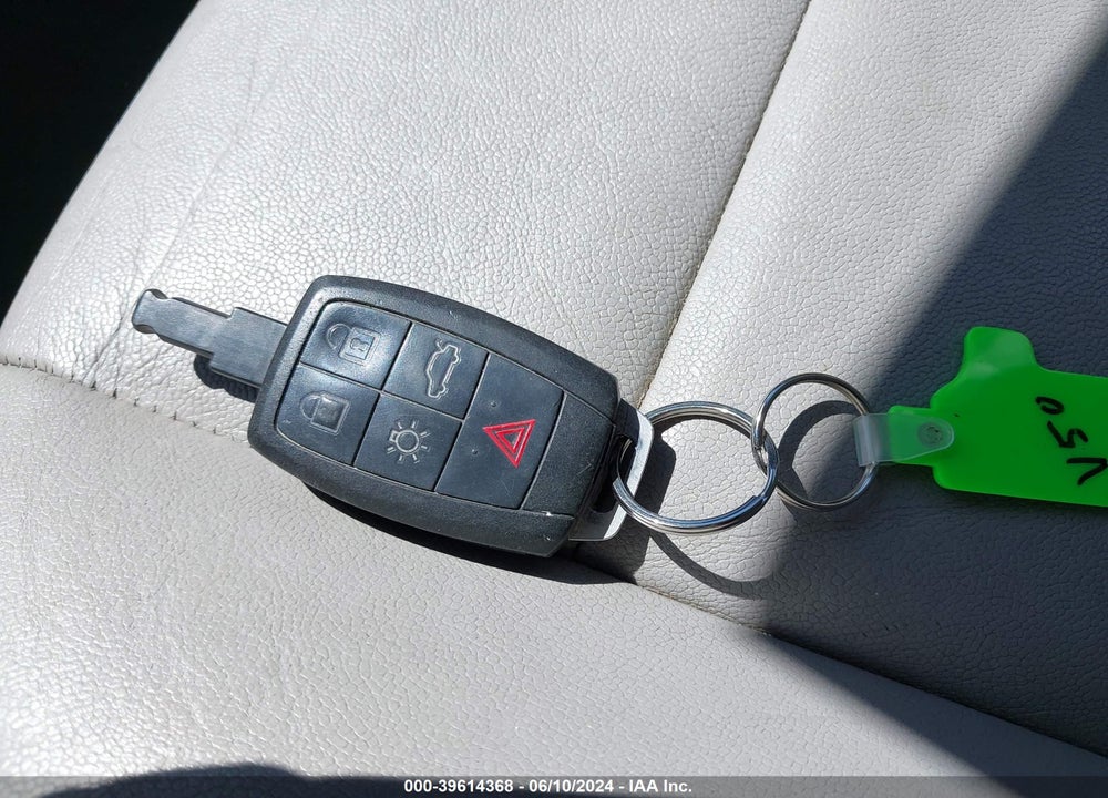 2010 VOLVO V50 2.4I VIN: YV1382MW3A2579517