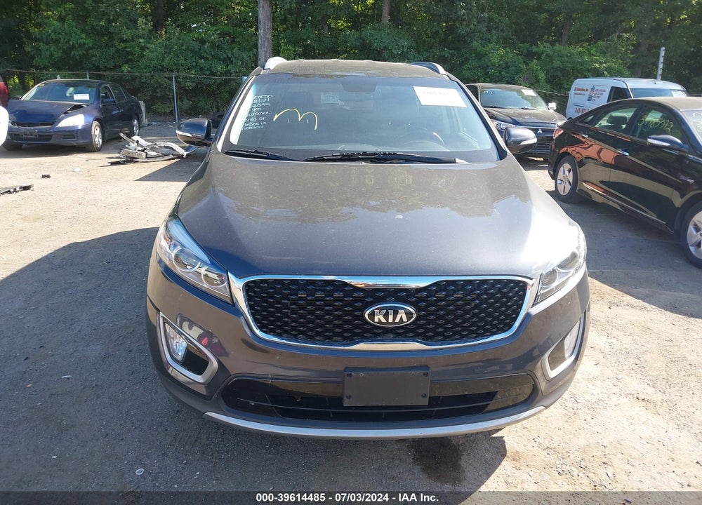 2017 KIA SORENTO 3.3L EX VIN: 5XYPHDA52HG228936