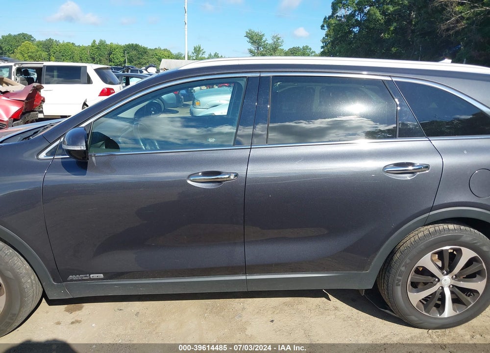 2017 KIA SORENTO 3.3L EX VIN: 5XYPHDA52HG228936