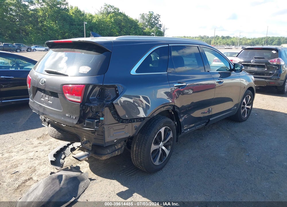 2017 KIA SORENTO 3.3L EX VIN: 5XYPHDA52HG228936