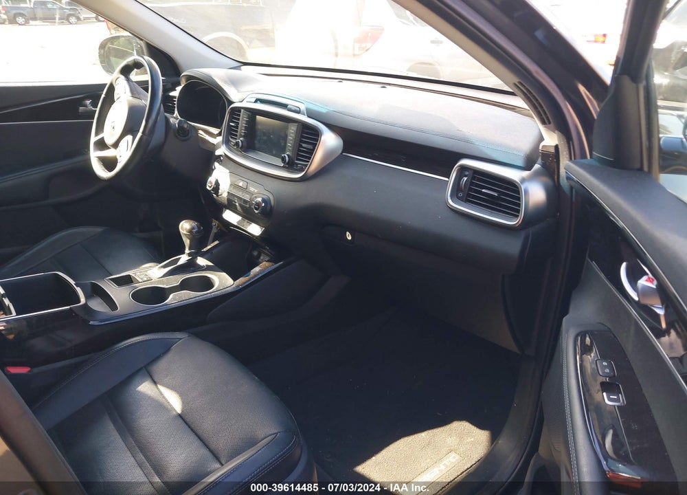 2017 KIA SORENTO 3.3L EX VIN: 5XYPHDA52HG228936