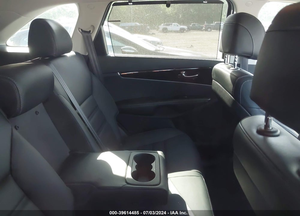 2017 KIA SORENTO 3.3L EX VIN: 5XYPHDA52HG228936