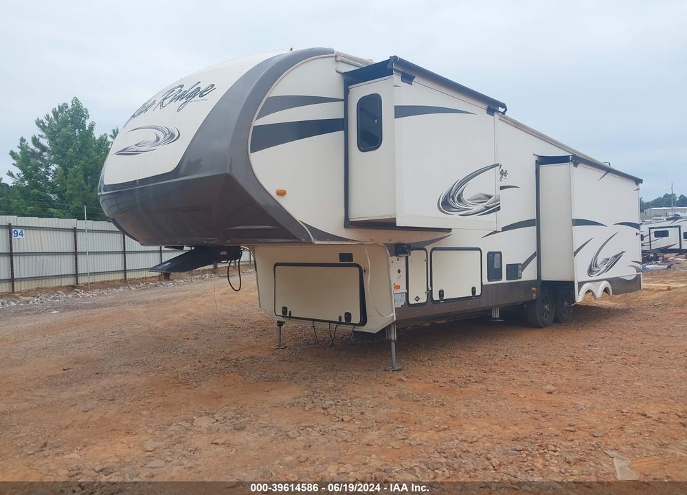 2017 FOREST RIVER BLUE RIDGE 3045RL VIN: 4X4FBLF21HG102497