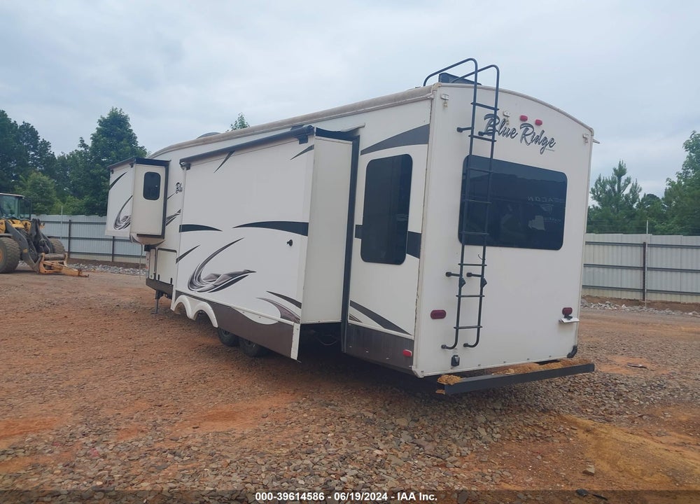 2017 FOREST RIVER BLUE RIDGE 3045RL VIN: 4X4FBLF21HG102497