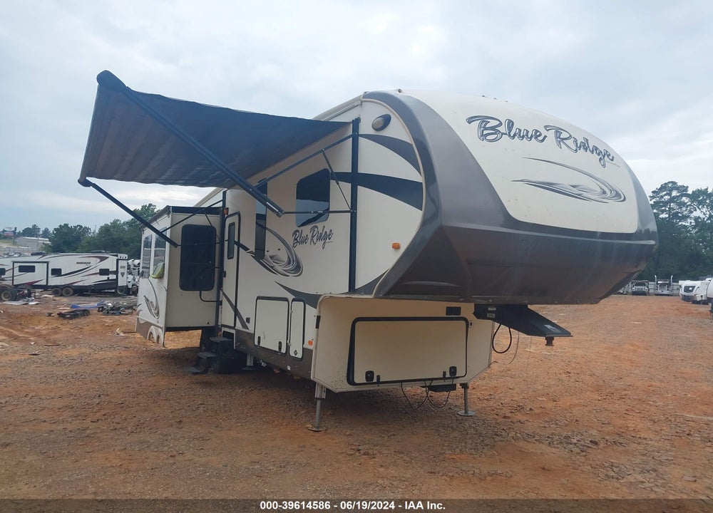 2017 FOREST RIVER BLUE RIDGE 3045RL VIN: 4X4FBLF21HG102497