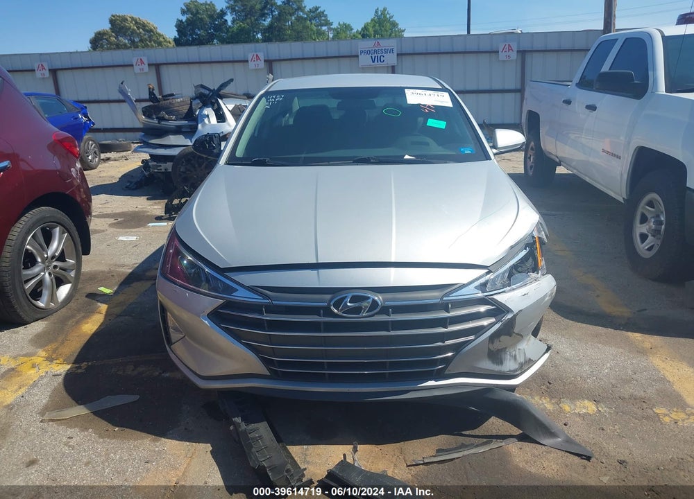 2019 HYUNDAI ELANTRA SE VIN: 5NPD74LFXKH494927