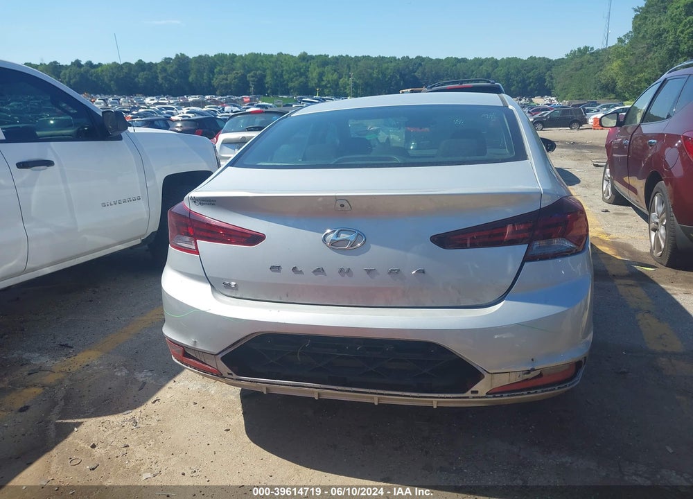2019 HYUNDAI ELANTRA SE VIN: 5NPD74LFXKH494927
