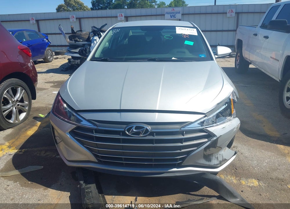 2019 HYUNDAI ELANTRA SE VIN: 5NPD74LFXKH494927