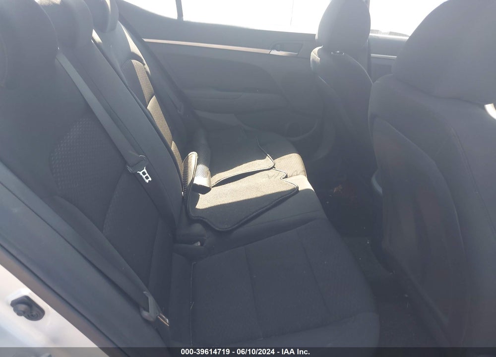 2019 HYUNDAI ELANTRA SE VIN: 5NPD74LFXKH494927