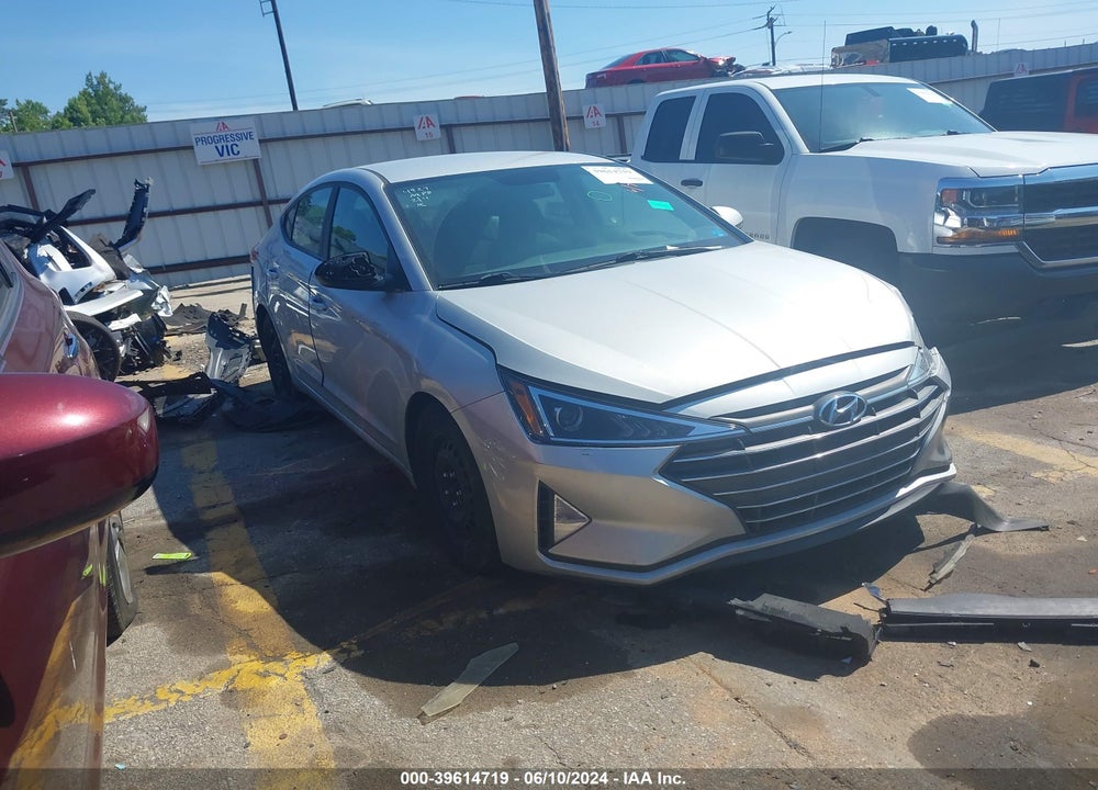 2019 HYUNDAI ELANTRA SE VIN: 5NPD74LFXKH494927