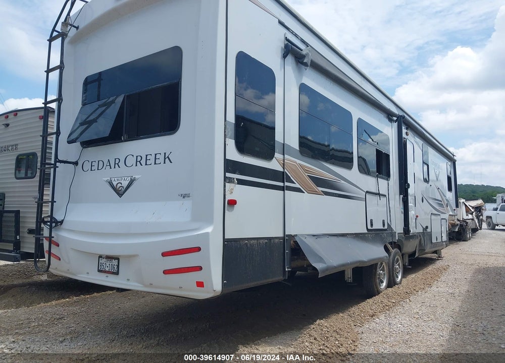 2021 FOREST RIVER CEDAR C 38EL VIN: 4X4FCRP2XMS226290