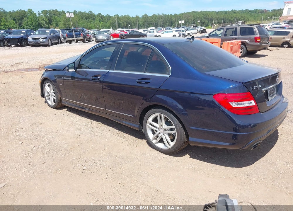 2012 MERCEDES-BENZ C 250 LUXURY/SPORT VIN: WDDGF4HB6CR210084