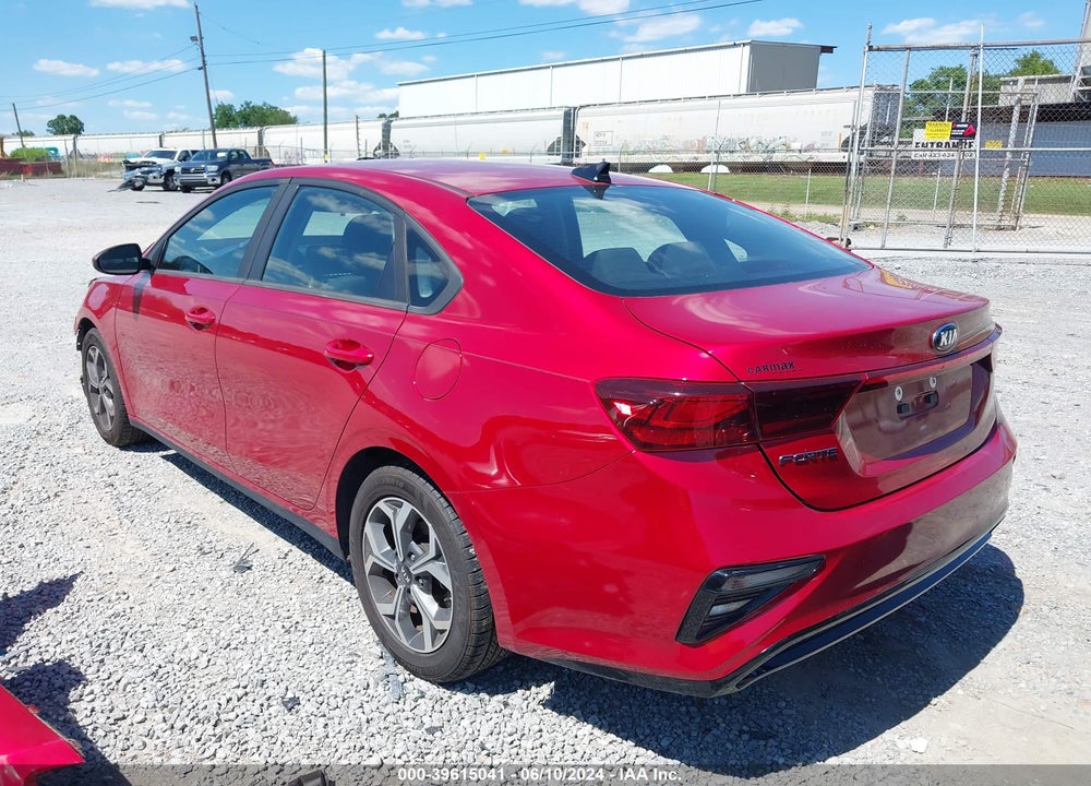 2019 KIA FORTE LXS VIN: 3KPF24AD5KE011955